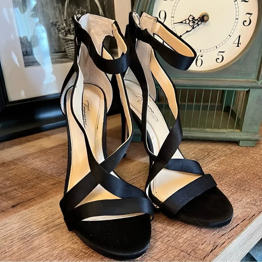 Black satin Imagine Vince Camuto Devin Platform Sandal size 6